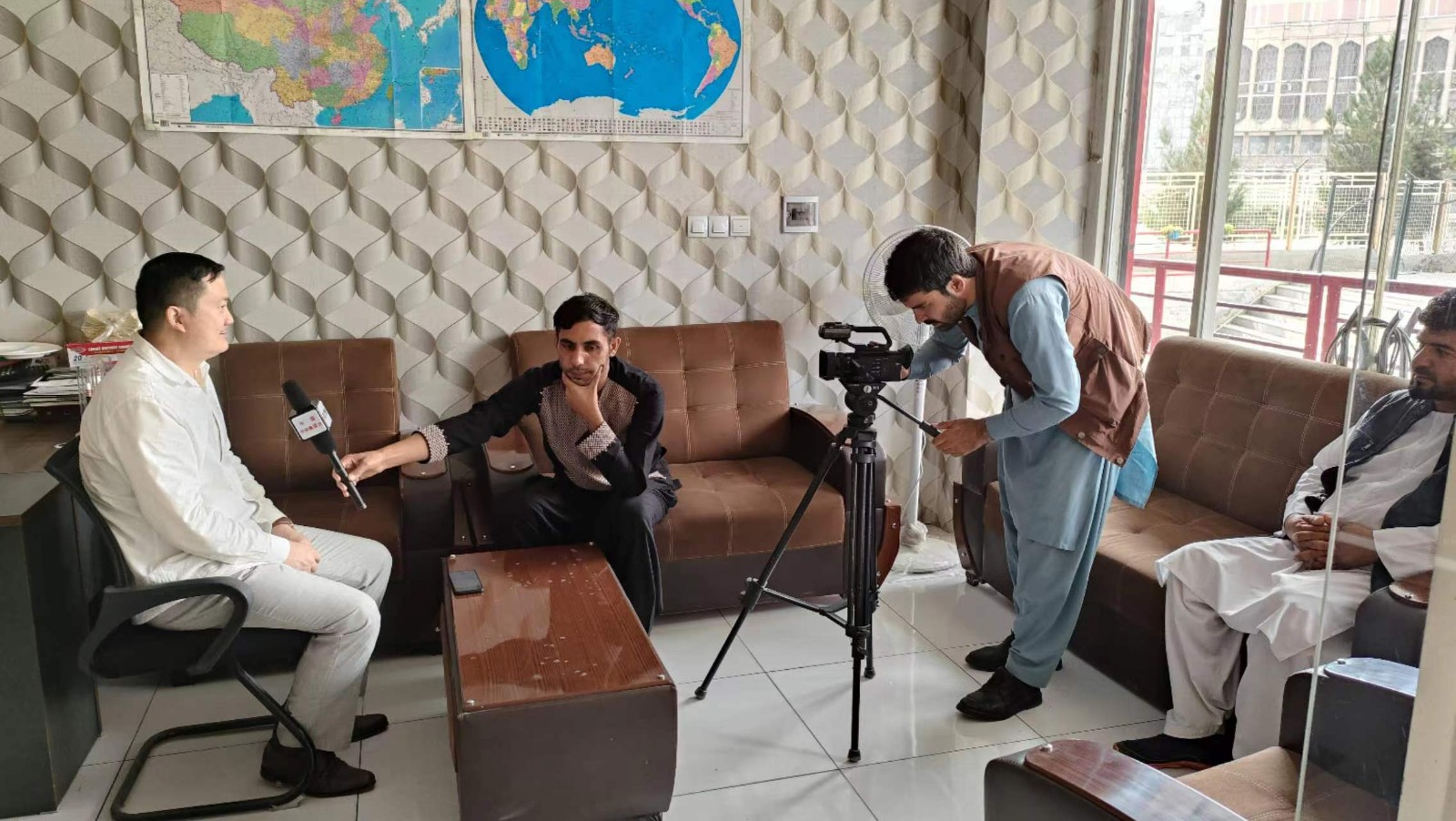 中央电视台阿富汗分台来中国城采访赫拉特地震，阿富汗中国人捐款的一些情况